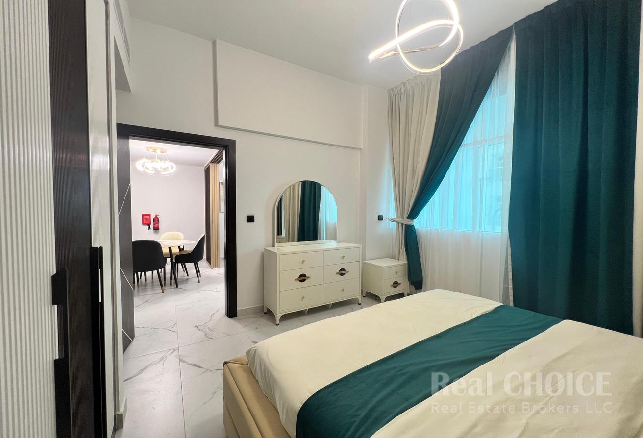 Prime Location | Furnished 1BR | Spacious Layout photo 8