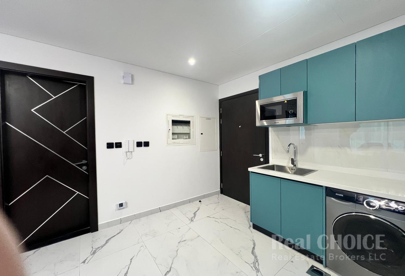 Prime Location | Furnished 1BR | Spacious Layout photo 13