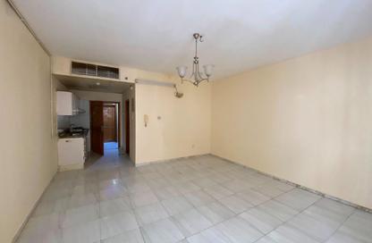 Apartment - Studio - 1 Bathroom for rent in Al Majaz 1 - Al Majaz - Sharjah