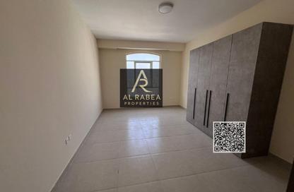 Apartment - 2 Bedrooms - 3 Bathrooms for rent in Corniche Tower - Ajman Corniche Road - Ajman