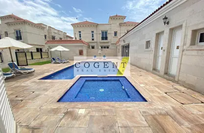Villa - 5 Bedrooms - 6 Bathrooms for rent in Jumeirah 1 Villas - Jumeirah 1 - Jumeirah - Dubai Villa - 5 Bedrooms - 6 Bathrooms for rent in Jumeirah 1 Villas - Jumeirah 1 - Jumeirah - Dubai