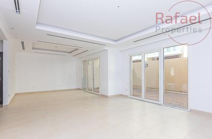 Villa - 3 - 5 for rent in Villa Lantana 1 - Villa Lantana - Dubai Science Park - Dubai