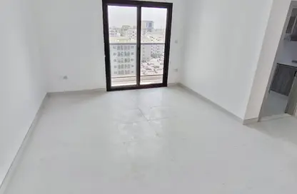Apartment - 2 Bedrooms - 2 Bathrooms for rent in Al Qulaya'ah - Al Sharq - Sharjah