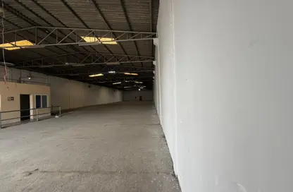مستودع - استوديو - 2 حمامات للايجار في المنطقة الصناعية رقم 2 - المنطقة الصناعية بالشارقة - الشارقة