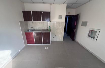 Apartment - Studio - 1 for rent in Fire Station Road - Muwaileh - Sharjah