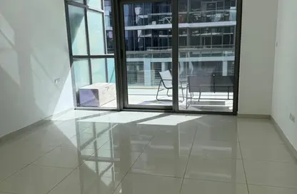 Apartment - Studio - 1 Bathroom for rent in Golf Horizon A - Golf Horizon - Golf Town - DAMAC Hills - Dubai