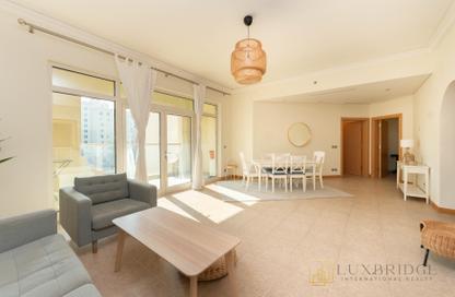 Apartment - 2 Bedrooms - 4 Bathrooms for rent in Jash Falqa - Shoreline Apartments - Palm Jumeirah - Dubai