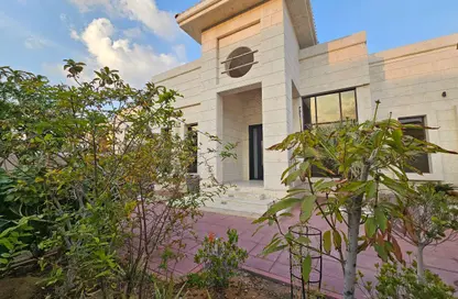 Villa - 3 Bedrooms - 5 Bathrooms for rent in Al Barsha South 1 - Al Barsha South - Al Barsha - Dubai