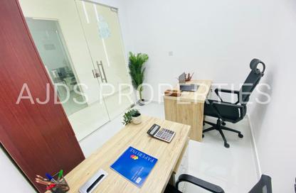Office Space - Studio - 1 Bathroom for rent in Red Avenue - Al Garhoud - Dubai