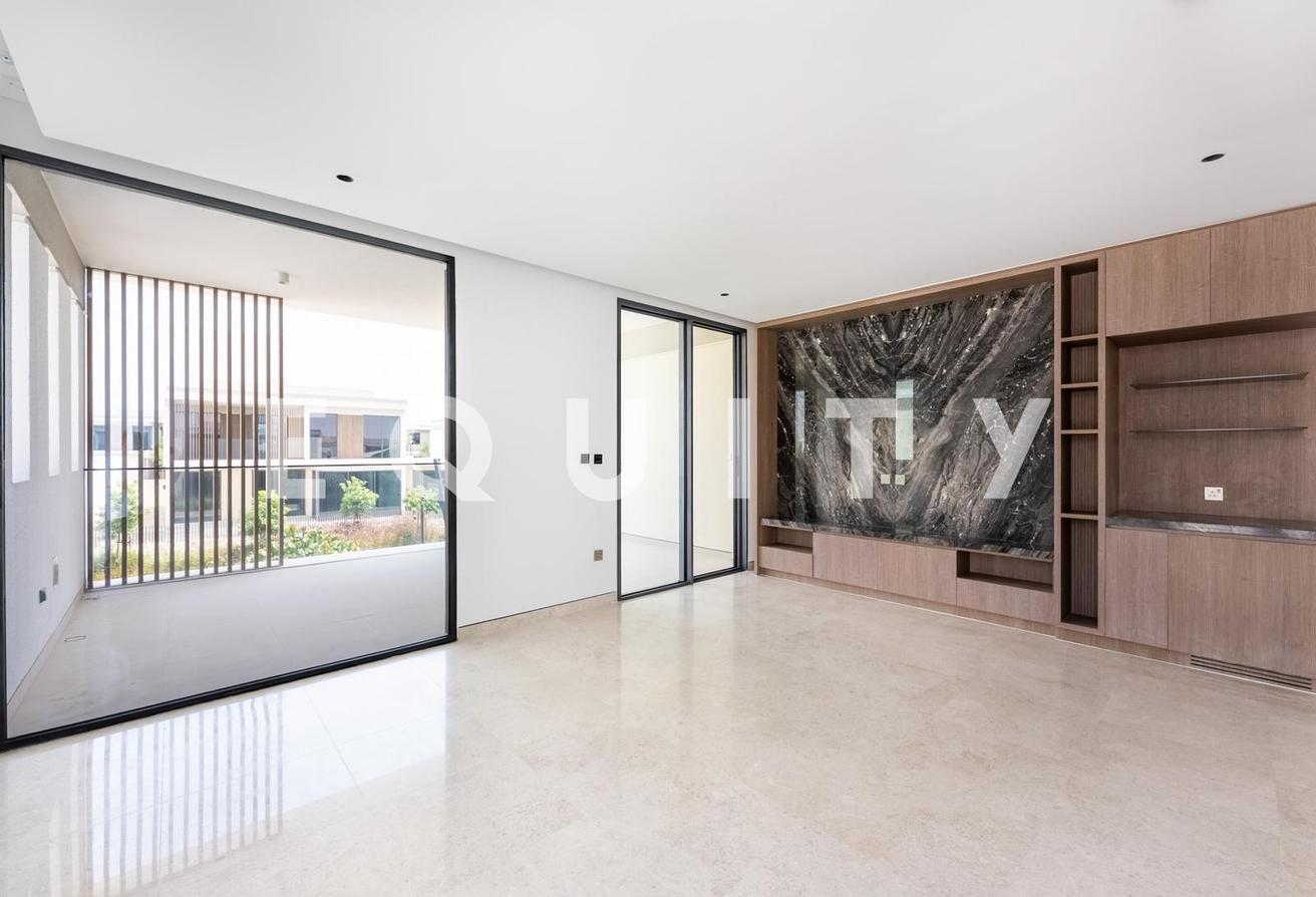 4 Bedrooms | Upgraded Villa | Close to Park photo 4