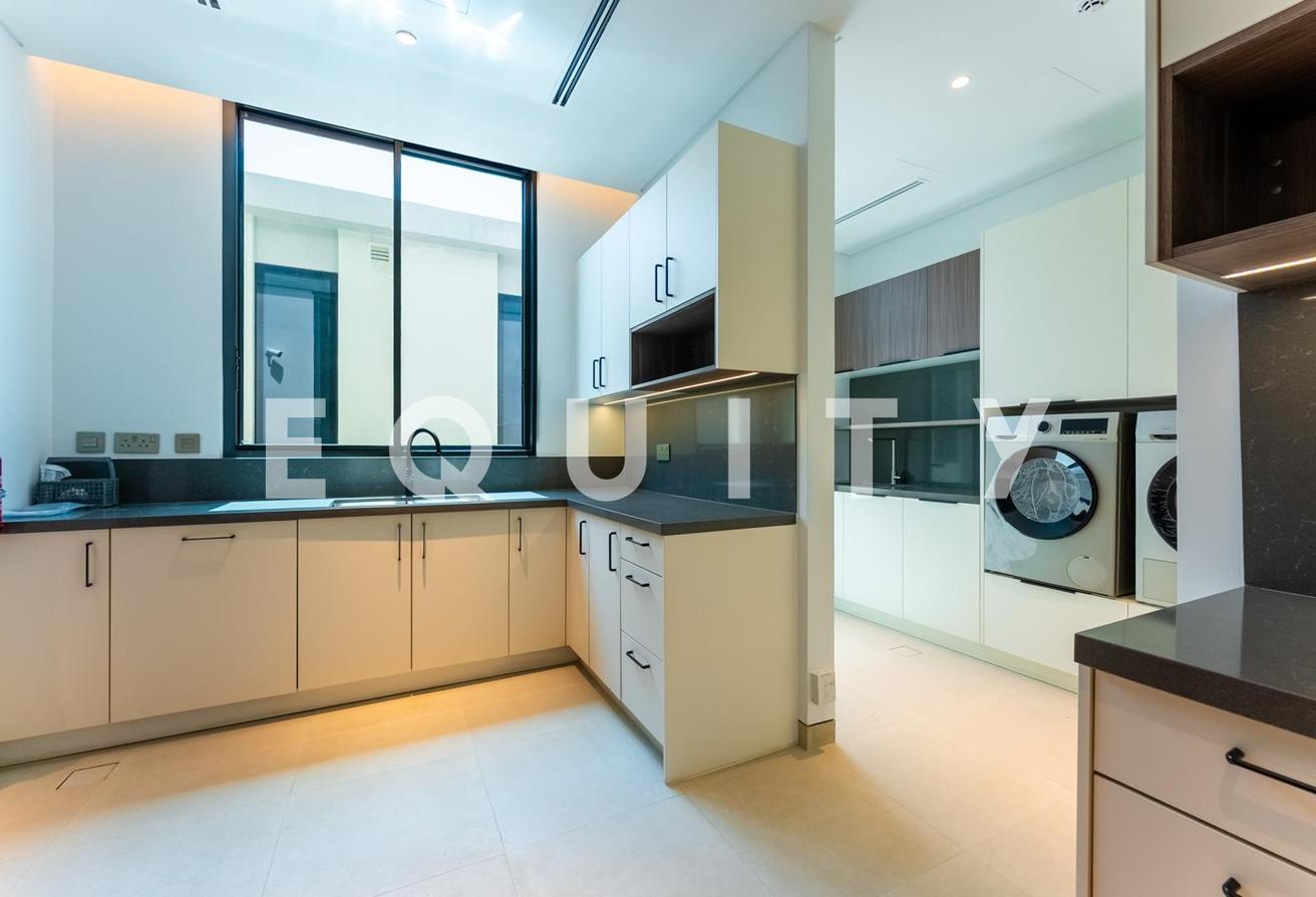 4 Bedrooms | Upgraded Villa | Close to Park photo 20