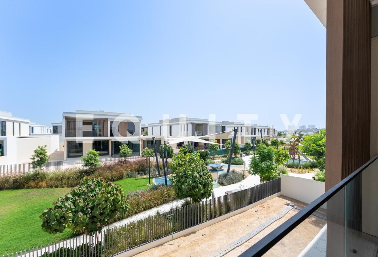 4 Bedrooms | Upgraded Villa | Close to Park photo 8