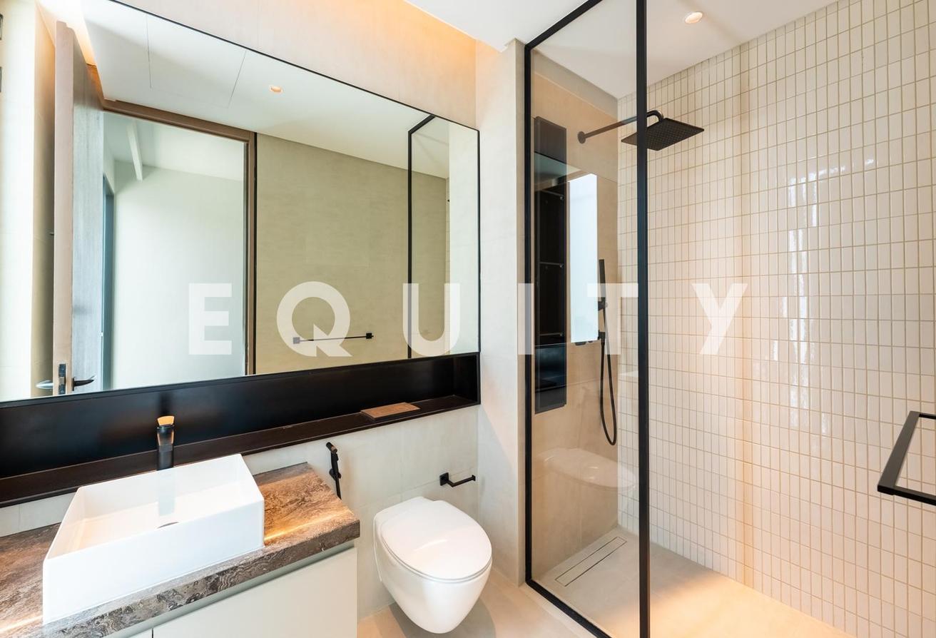 4 Bedrooms | Upgraded Villa | Close to Park photo 13