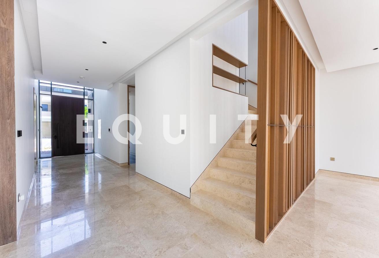 4 Bedrooms | Upgraded Villa | Close to Park photo 18