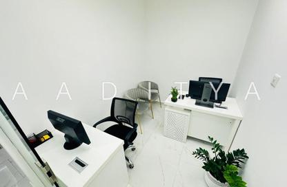 Office Space - Studio - 1 Bathroom for rent in Reem Residency - Al Karama - Dubai