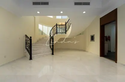 فيلا - 5 غرف نوم - 6 حمامات للايجار في غرب الفرجان - الفرجان - دبي