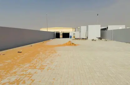أرض - استوديو للايجار في مبني علي موسى - الصجعة الصناعية - الصجعة - الشارقة