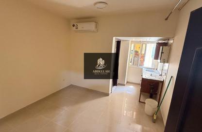 Apartment - Studio - 1 Bathroom for rent in Al Thani Muwaileh - Muwaileh Commercial - Sharjah