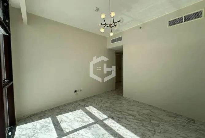 165605417 - Property Image 3