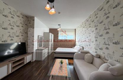Apartment - Studio - 1 for sale in Beach Tower 1 - Al Khan Lagoon - Al Khan - Sharjah