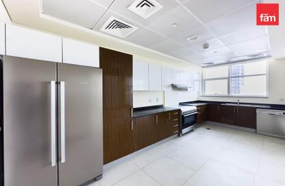 Apartment - 3 - 4 for sale in Marina Arcade Tower - Dubai Marina - Dubai Apartment - 3 - 4 for sale in Marina Arcade Tower - Dubai Marina - Dubai