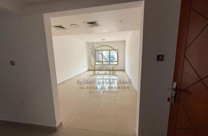 Apartment - 2 Bedrooms - 2 Bathrooms for rent in Al Mamzar - Al Mamzar - Sharjah - Sharjah