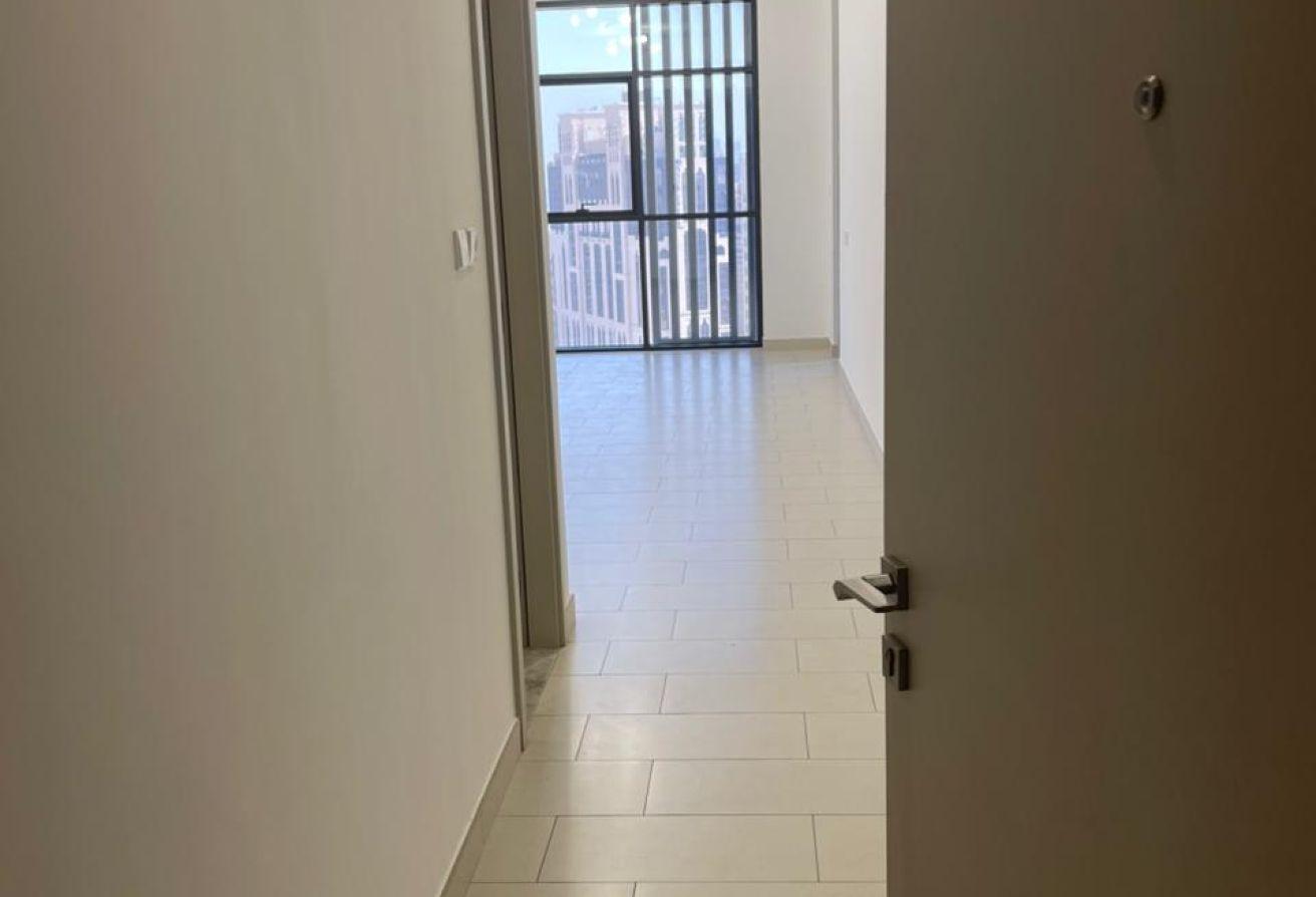 Front of Metro| Luxury Studio | Very Spacious photo 8
