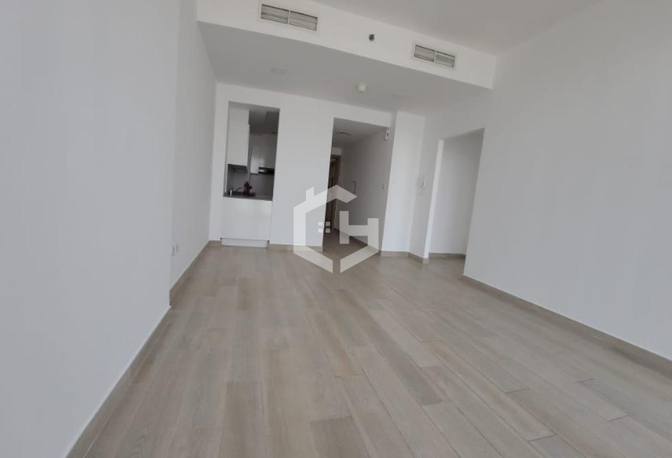 Spacious & Bright 1-BR Apartment in Bloom Tower photo 6