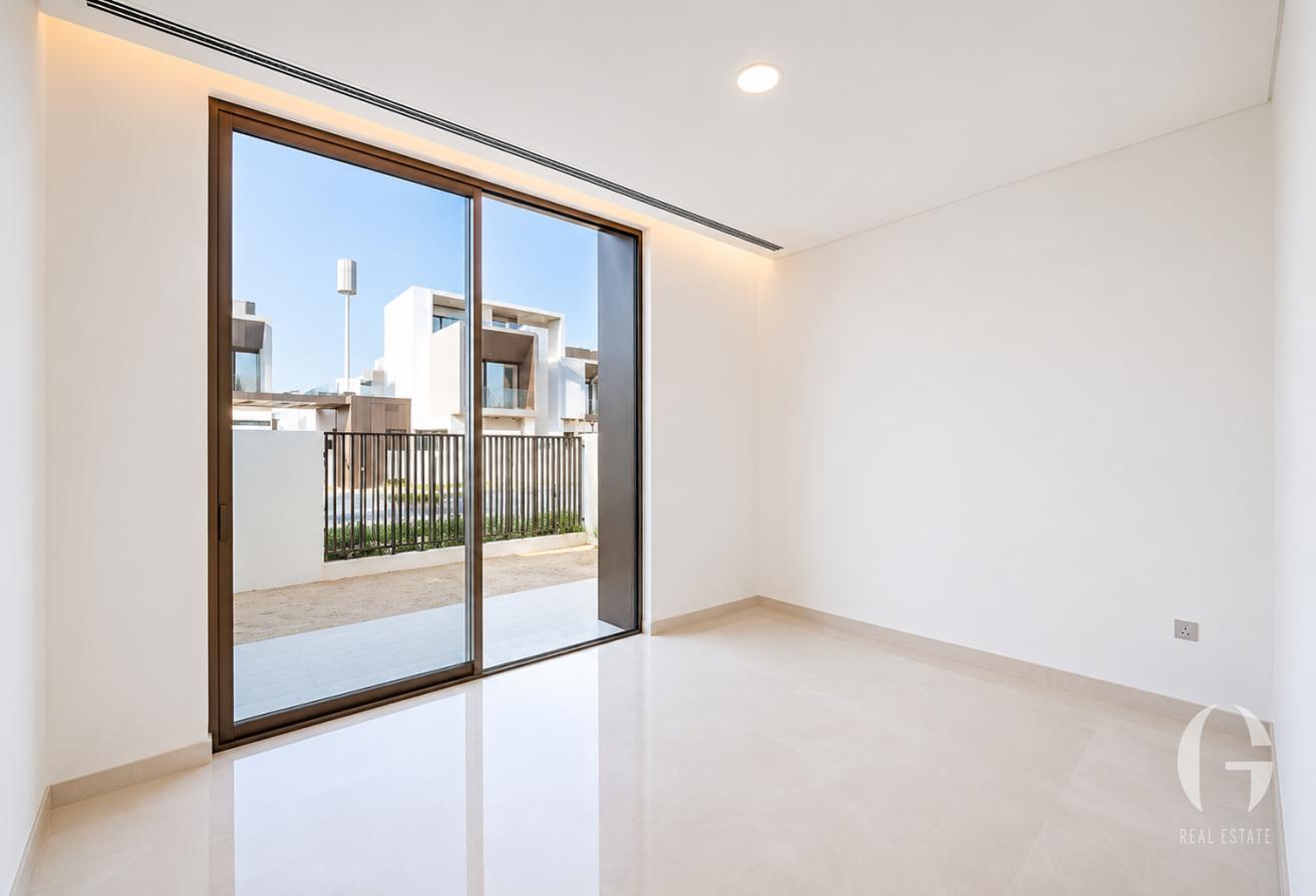 Luxurious Villa | Spacious | Flora Type | Modern photo 18