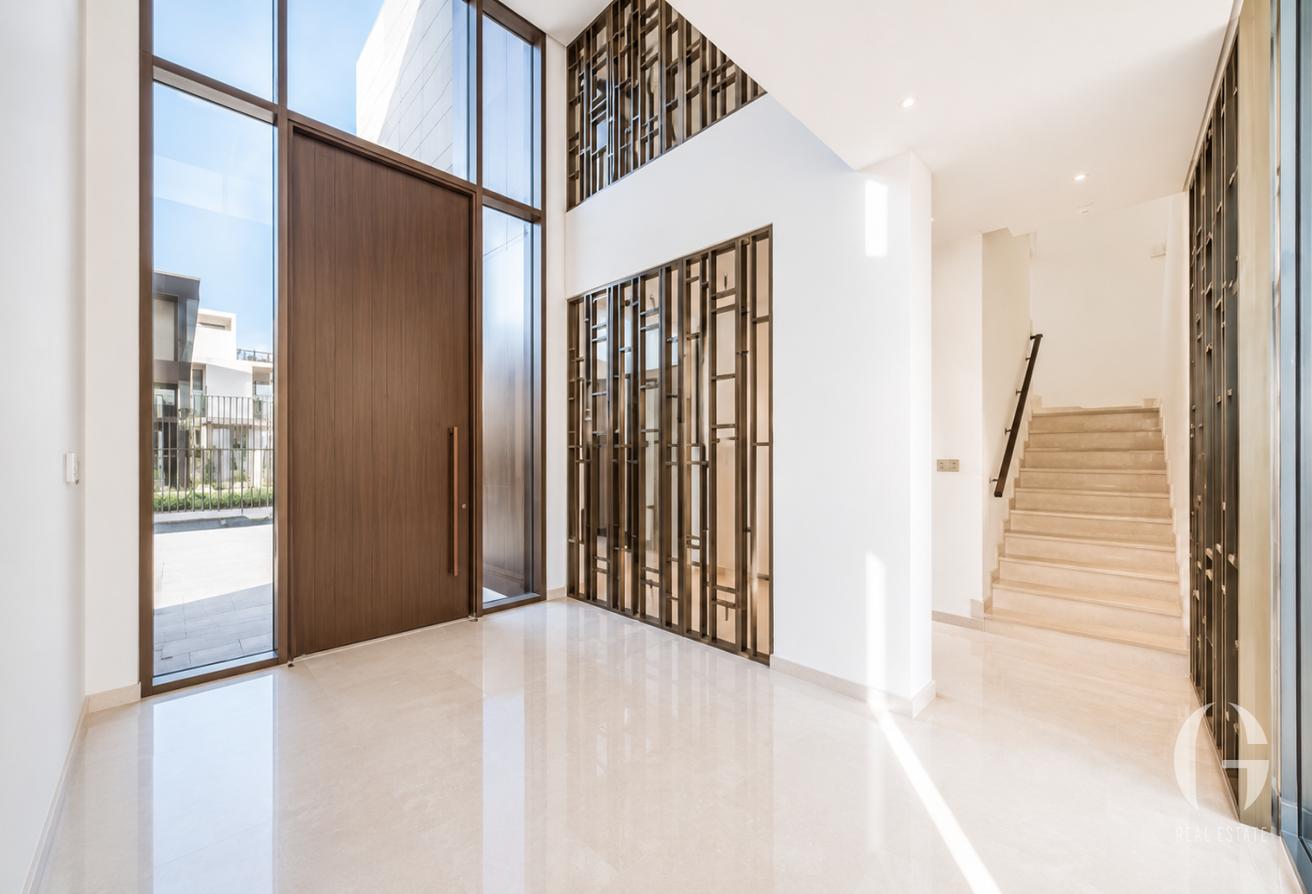 Luxurious Villa | Spacious | Flora Type | Modern photo 2