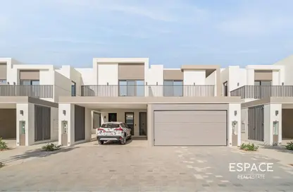 Townhouse - 3 Bedrooms - 4 Bathrooms for rent in Aura Gardens - Tilal Al Ghaf - Dubai