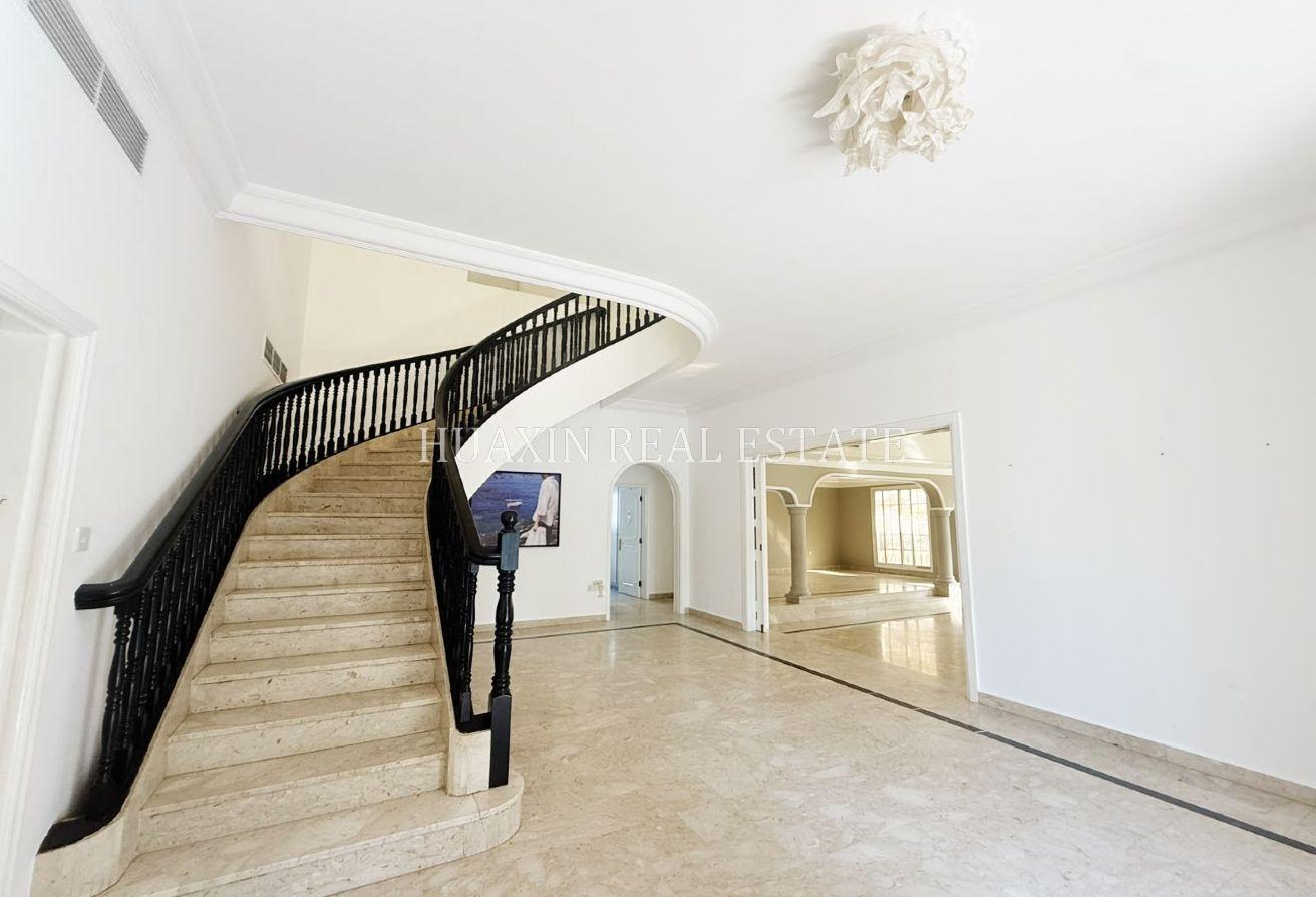 Independent|Private Pool |Maid |Driver | 2 kitchen photo 7