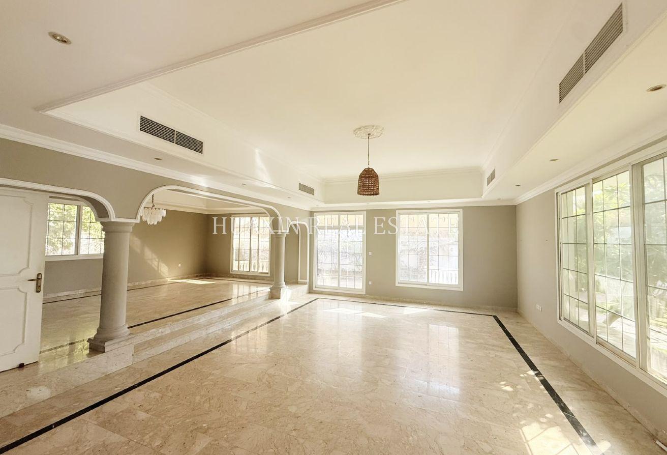 Independent|Private Pool |Maid |Driver | 2 kitchen photo 2