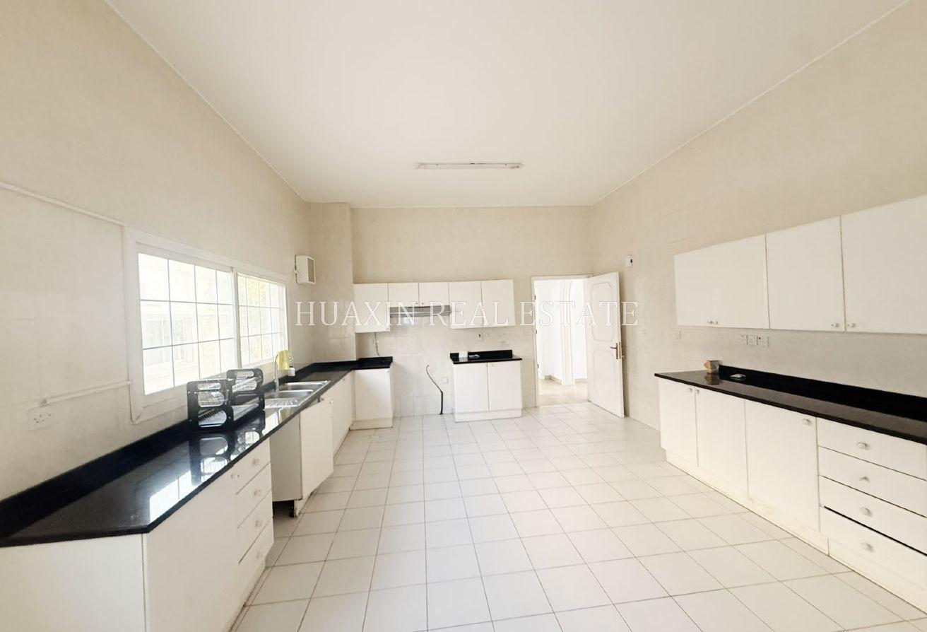 Independent|Private Pool |Maid |Driver | 2 kitchen photo 6