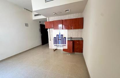 Apartment - Studio - 1 Bathroom for rent in Muwailih Building - Muwaileh - Sharjah