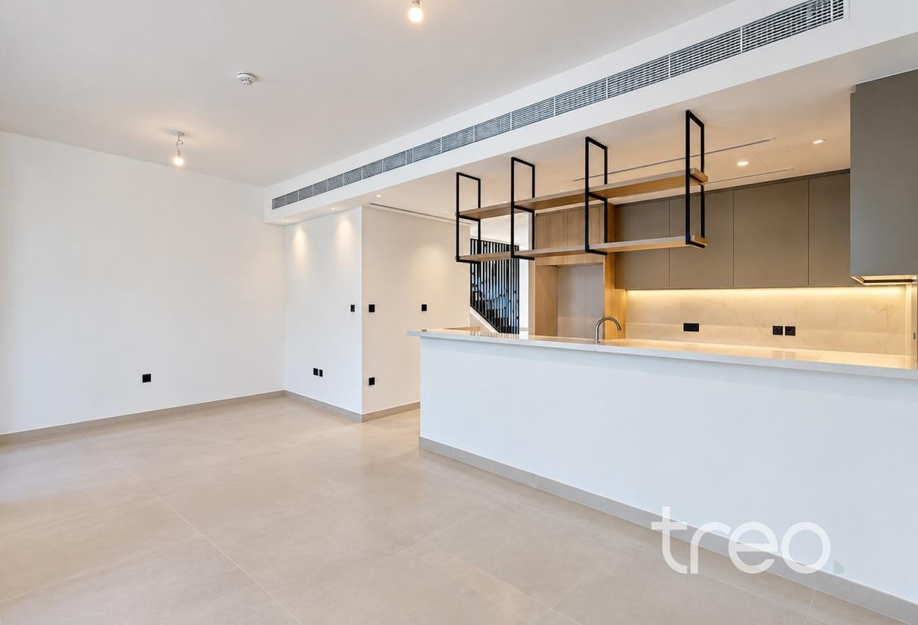 Modern | Open Plan Kitchen | Landscaped photo 2