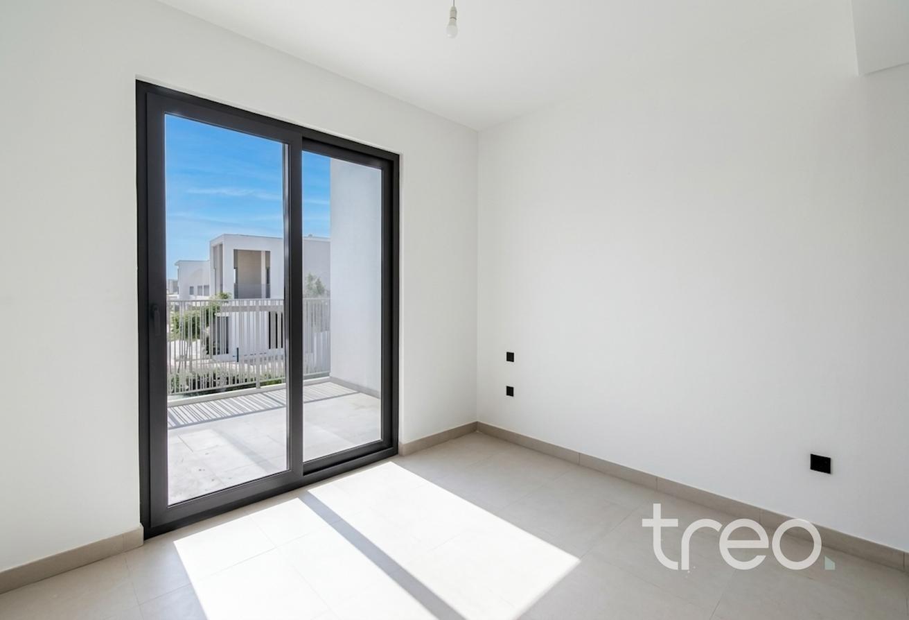 Modern | Open Plan Kitchen | Landscaped photo 11