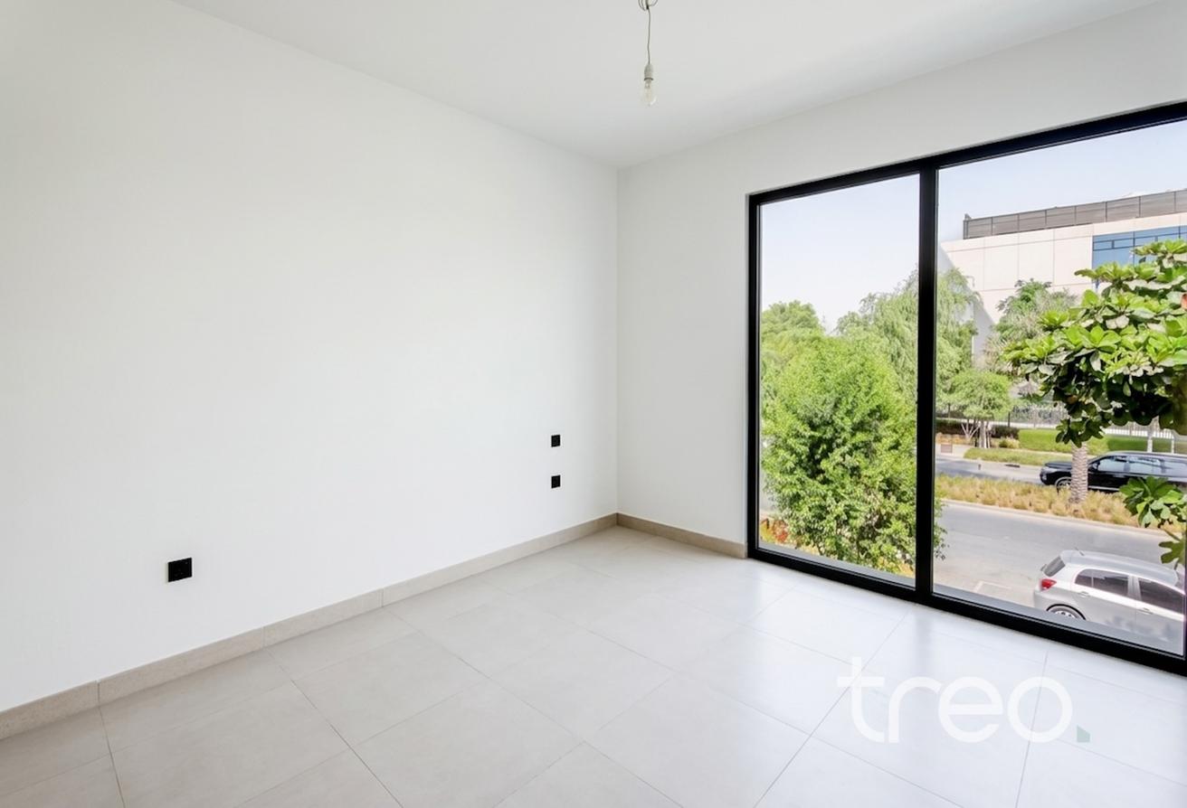 Modern | Open Plan Kitchen | Landscaped photo 7