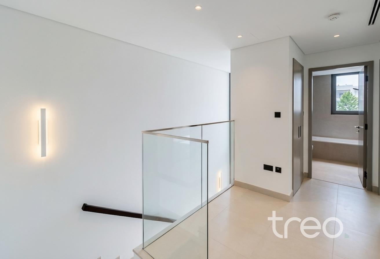 Modern | Open Plan Kitchen | Landscaped photo 6