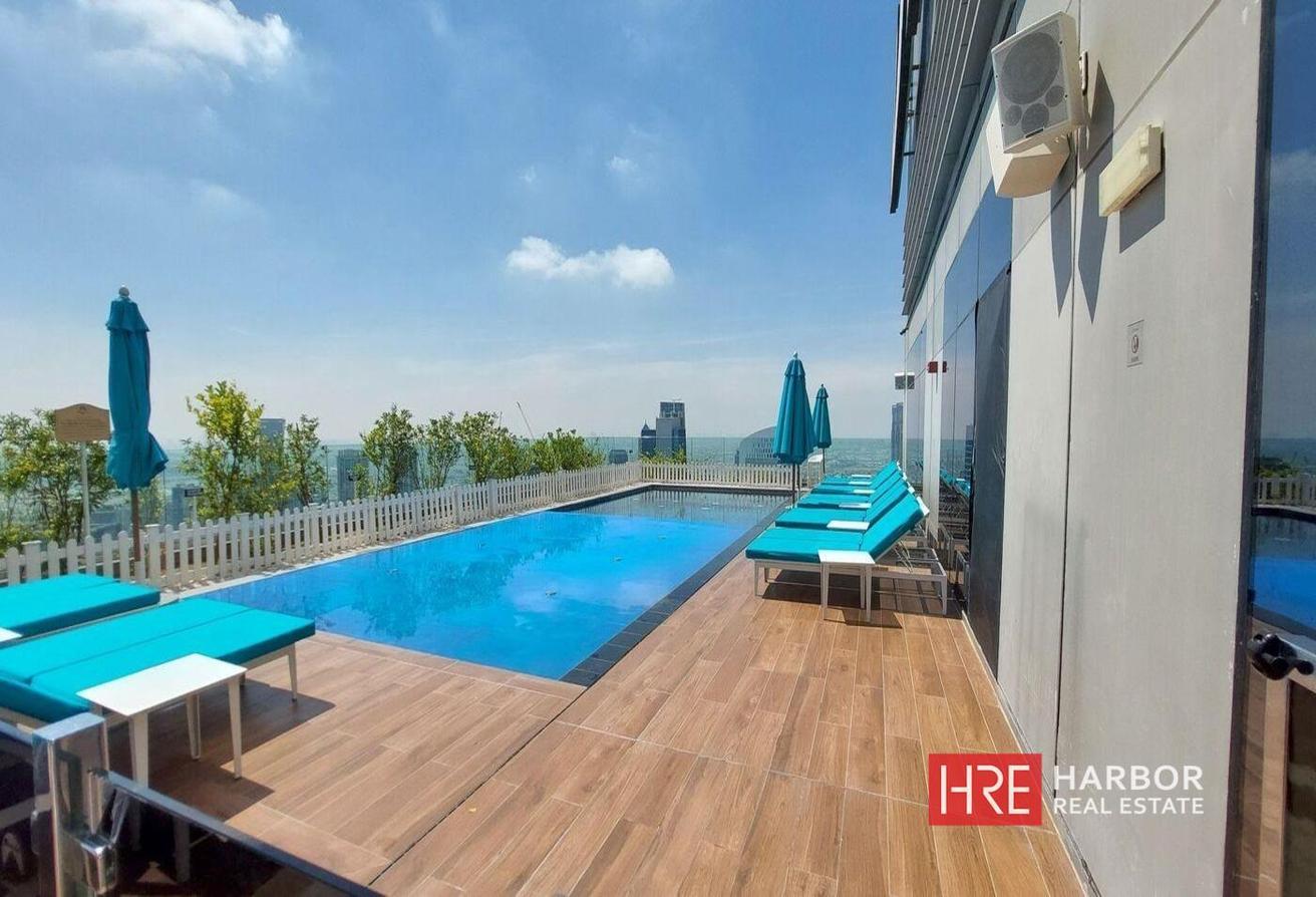 Burj Khalifa View l Move in Ready |Fully Furnished photo 18