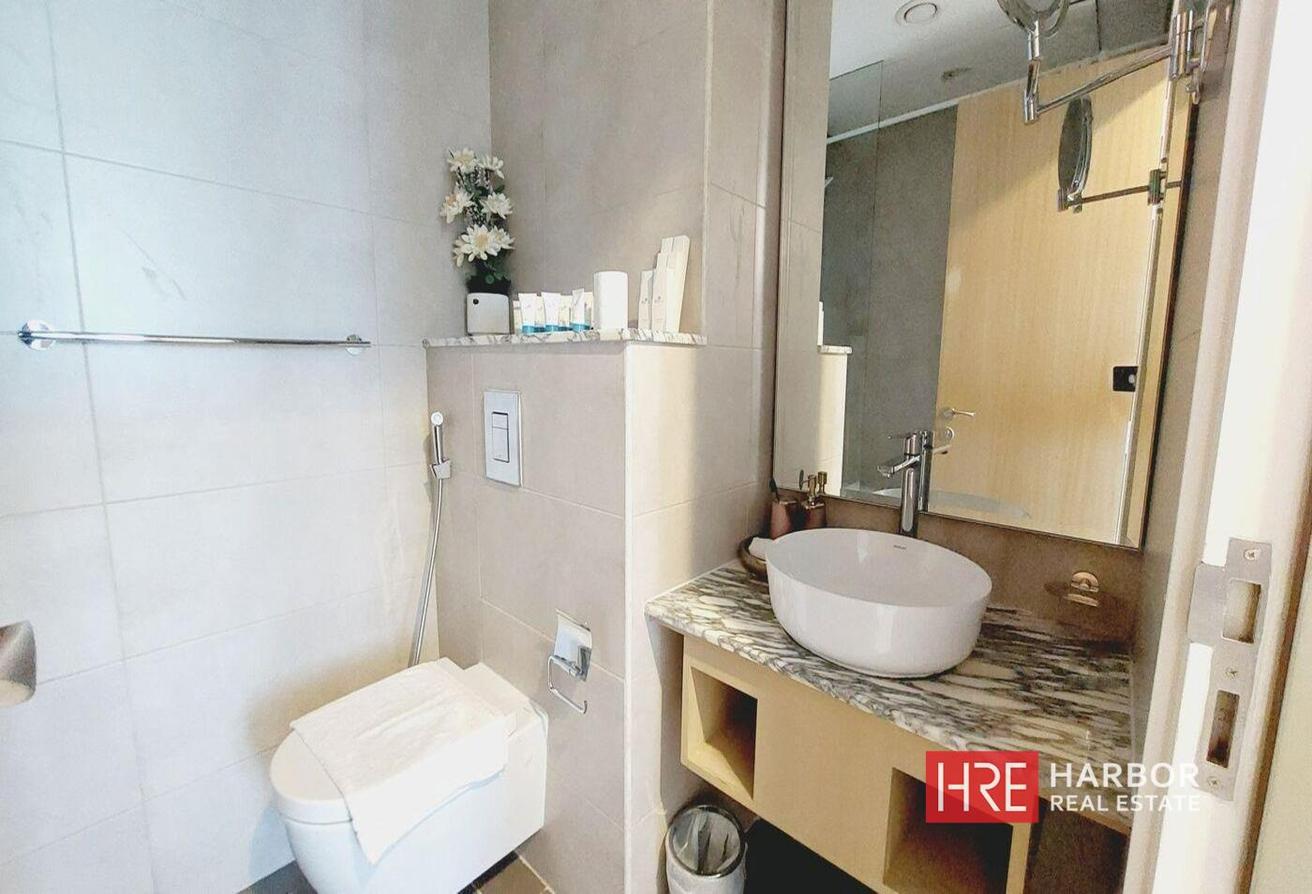 Burj Khalifa View l Move in Ready |Fully Furnished photo 16