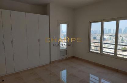 Apartment - 5 - 6 for rent in City Downtown - Abu Dhabi