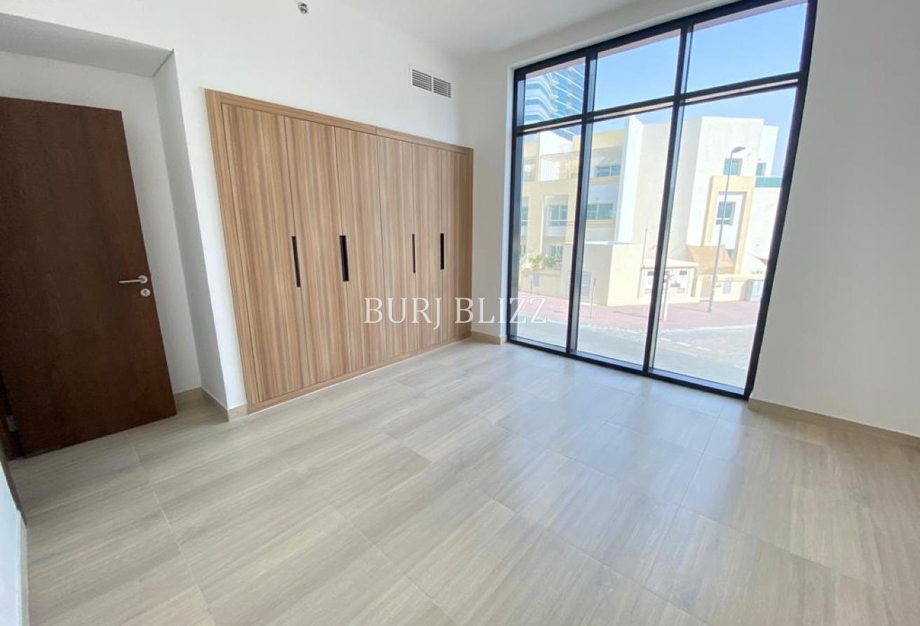 Modern Living | Open View | Chiller under DEWA photo 10