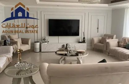 Apartment - 4 Bedrooms - 5 Bathrooms for sale in Queen Tower - Al Qasba - Sharjah