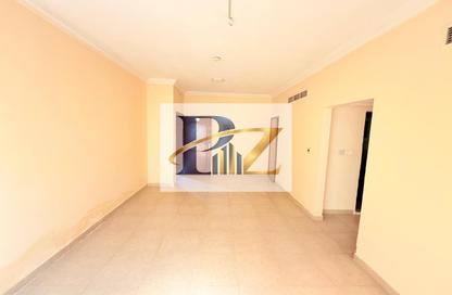 Apartment - 2 - 2 for rent in Fire Station Road - Muwaileh - Sharjah