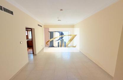 Apartment - 2 - 2 for rent in Fire Station Road - Muwaileh - Sharjah