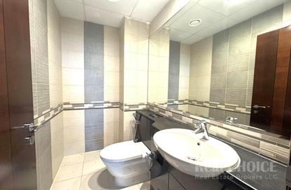 Apartment - 2 Bedrooms - 3 Bathrooms for rent in Latifa Tower - Sheikh Zayed Road - Dubai
