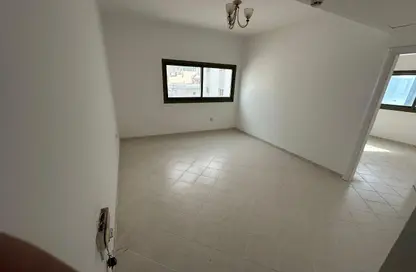 شقة - غرفة نوم - 1 حمام للايجار في كريستال بلازا - المجاز 1 - المجاز - الشارقة