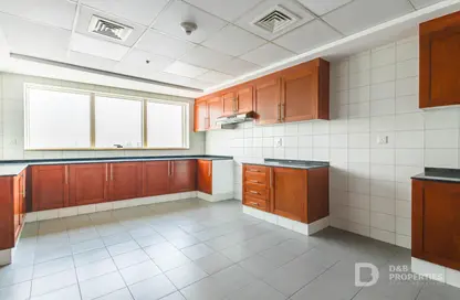 Apartment - 4 Bedrooms - 6 Bathrooms for sale in Dubai Jewel Tower - Dubai Media City - Dubai