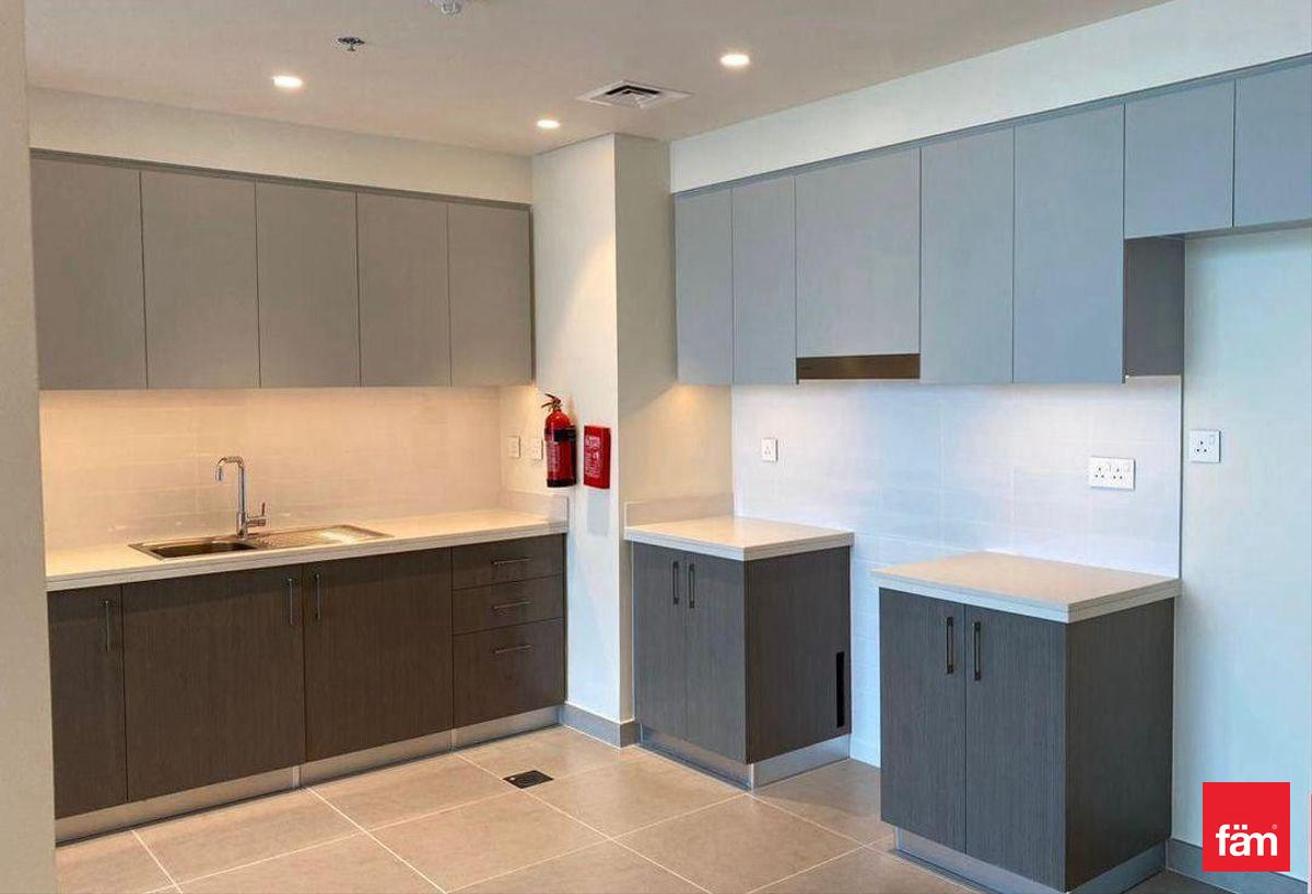 Prime Location | Vacant | Unfurnished photo 6